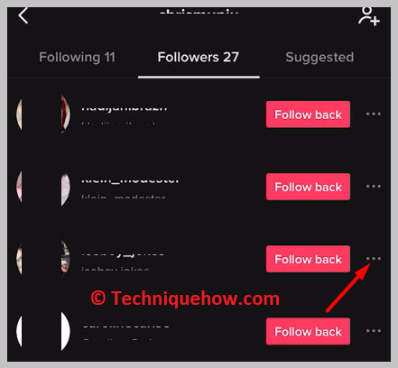 Cómo eliminar a todos los seguidores en TikTok: eliminación de seguidores     Haga clic en el icono de tres puntos.